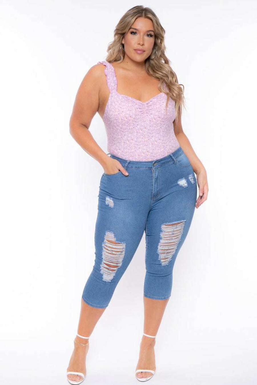 Bottoms * | Diamante Plus Size Tobi Distressed Capri Jeans Light Wash