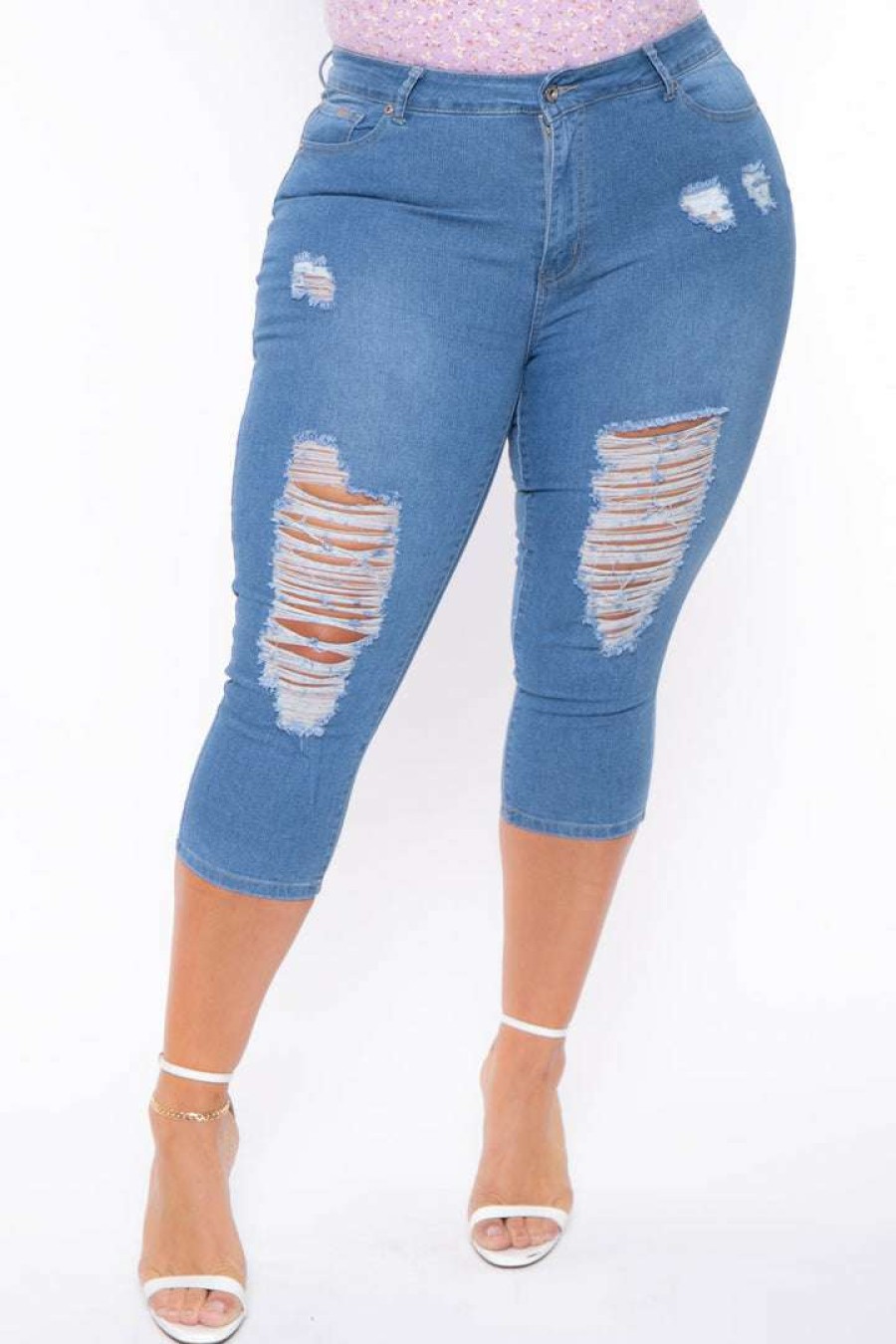 Bottoms * | Diamante Plus Size Tobi Distressed Capri Jeans Light Wash